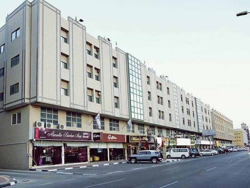 曼苏尔广场酒店式公寓 达曼 外观 照片